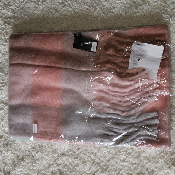 Marcus Adler Oversized Long Winter Fringe Scarf Blush new - Picture 3 of 6